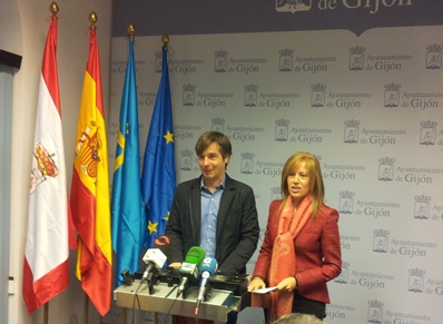 Pablo Fernández y Pilar Fernández Pardo, en la rueda de prensa.