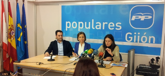 Manuel Pecharromán, Ángeles Fernández-Ahúja y Susana López Ares.