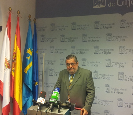 El concejal Gabriel Díaz, en rueda de prensa.