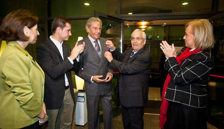 Ángeles Fernández-Ahúja, David Medina, Arturo Fernández, José Luis Valladares y Mercedes Fernández.