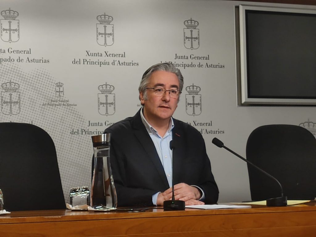 Pablo González pide al Gobierno local que “se centre en facilitar la vida a los gijoneses”
