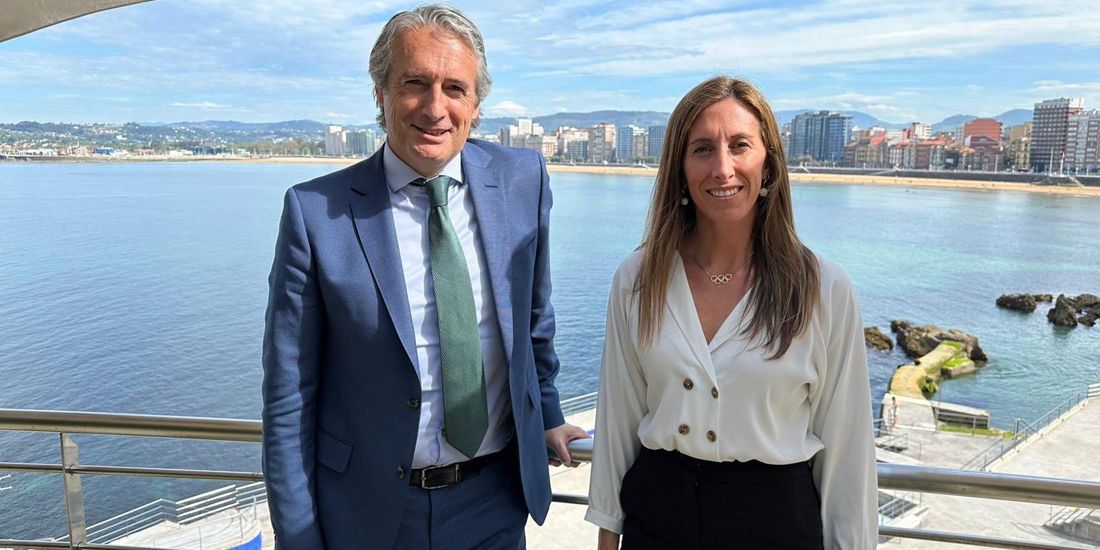 27.04.2023 Íñigo de la Serna y Ángela Pumariega