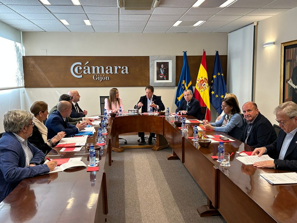 Pumariega: “La única forma de mejorar la economía y el empleo en Gijón es con apoyo a autónomos, pymes y emprendedores”