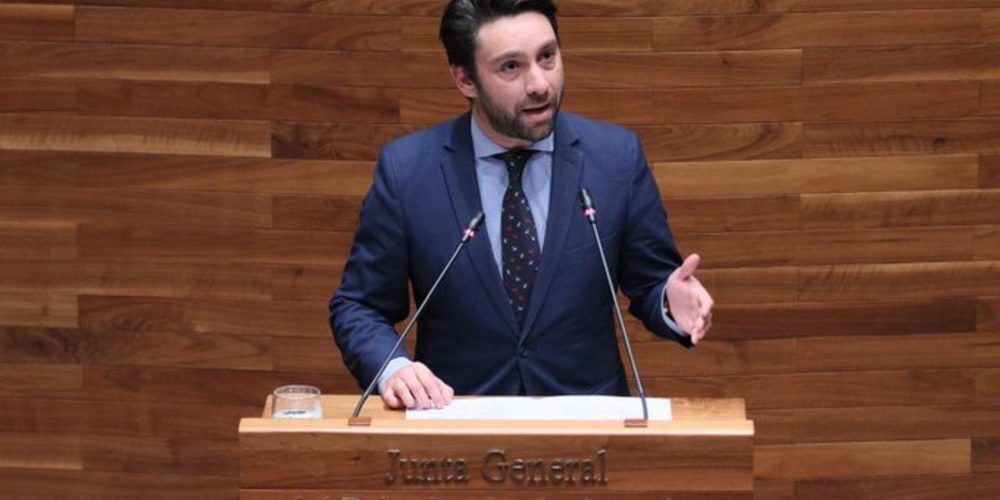 Andrés Ruiz en la Junta General del Principado de Asturias