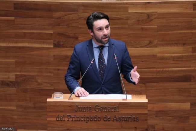 Andrés Ruiz en la Junta General del Principado de Asturias